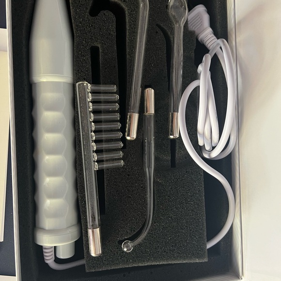 NuDerma Portable Handheld Skin Therapy Wand Machine - Picture 3 of 5